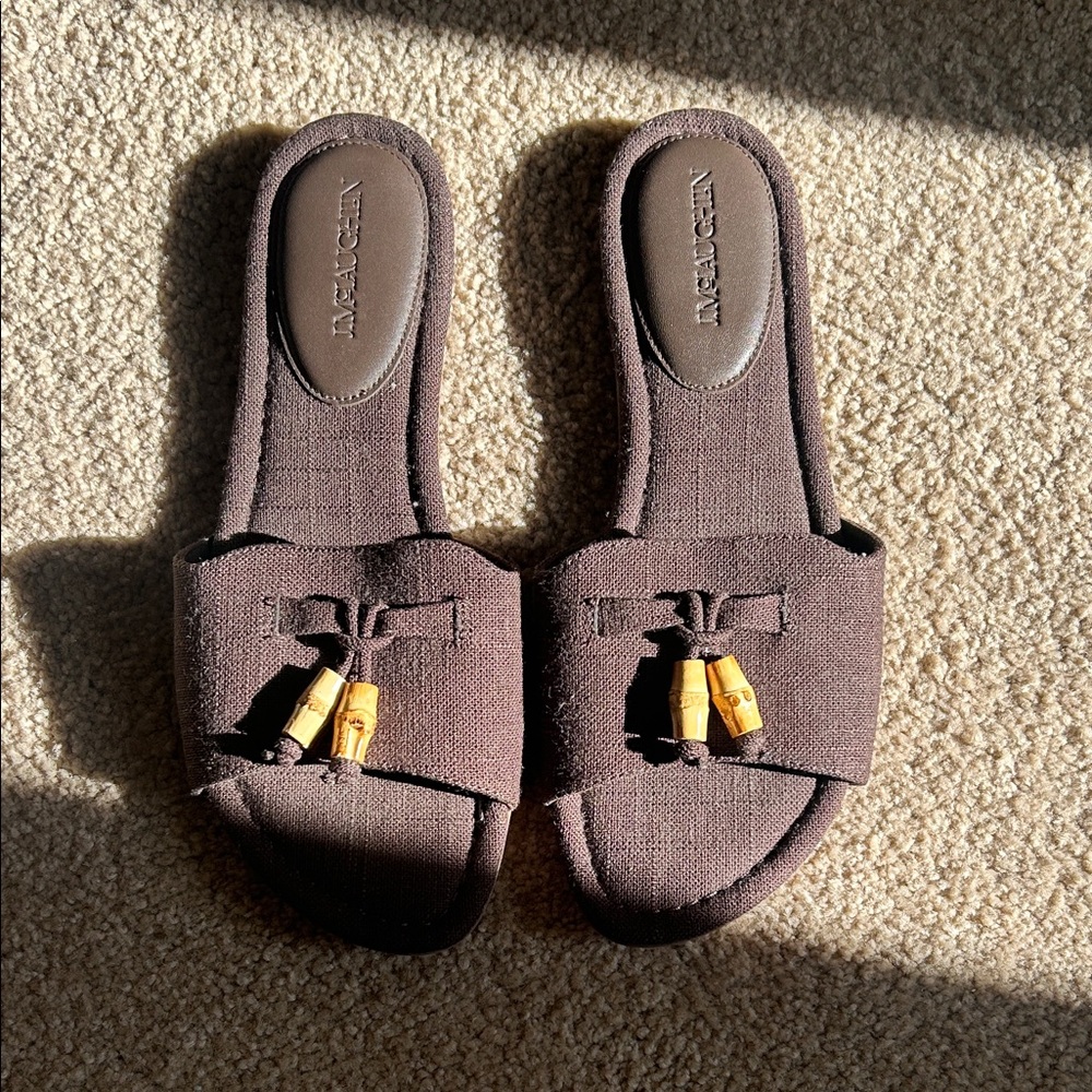 J.McLaughlin Ciara Linen Slides with Bamboo Tassel. NWOT. Size 9.5